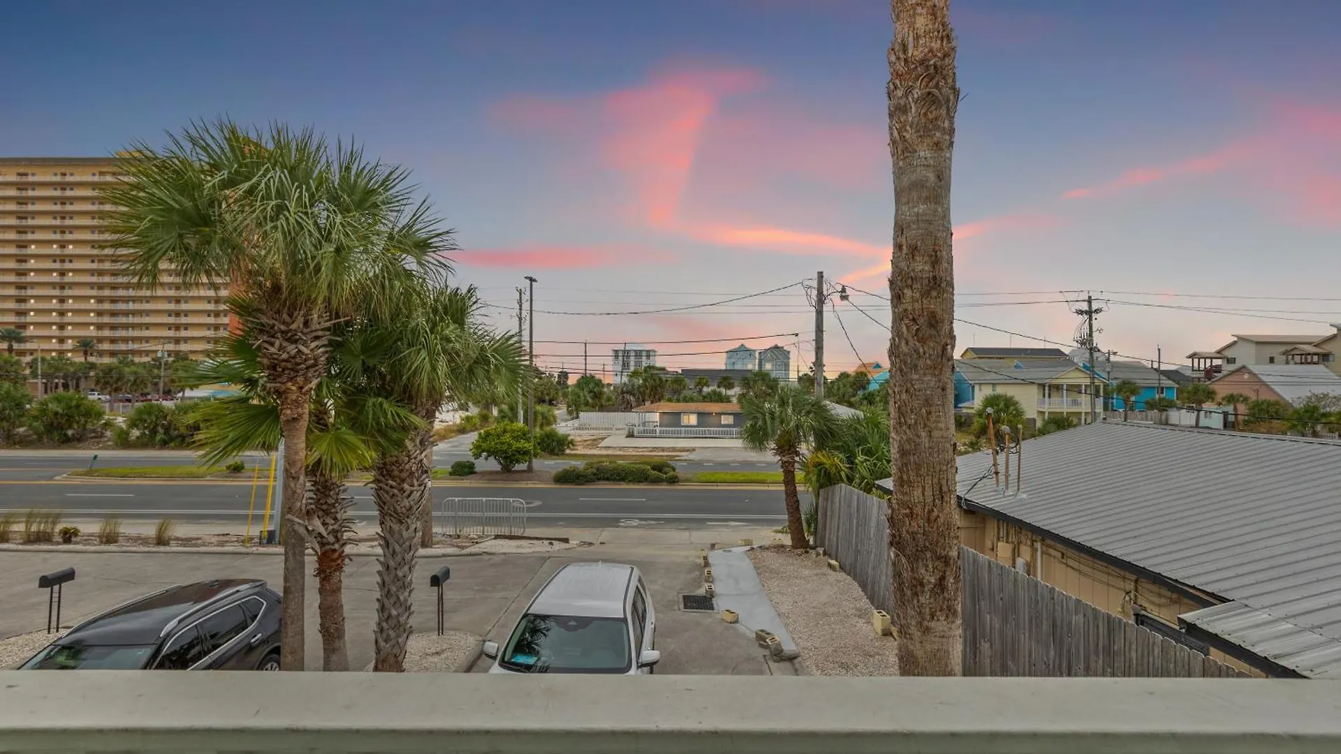 Nyaraló Sago By The Sea: 2-Bed, 25-Bath Retreat Steps From The Beach, Sleeps 7! Panama City Beach