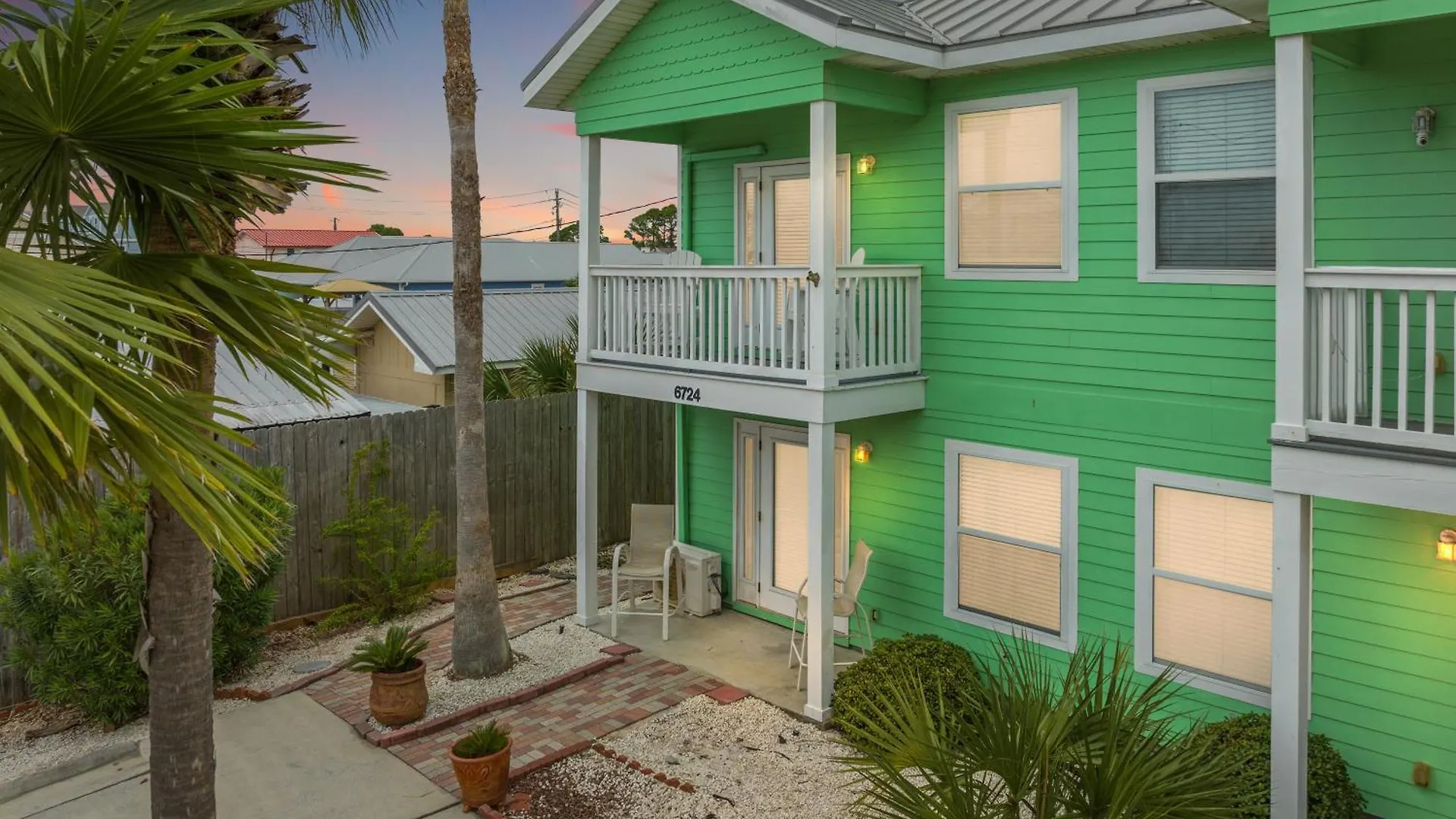 Sago By The Sea: 2-Bed, 25-Bath Retreat Steps From The Beach, Sleeps 7! Panama City Beach Nyaraló