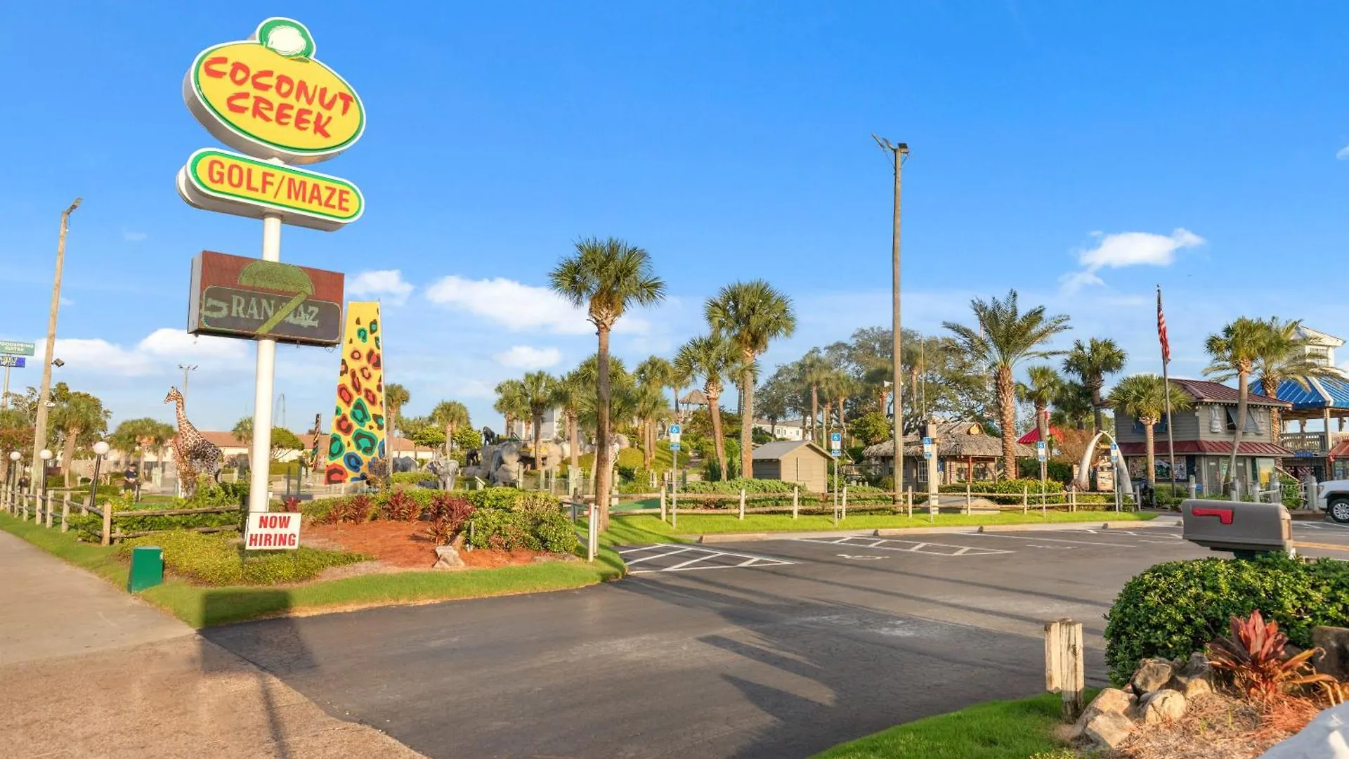 Holiday home Sago By The Sea: 2-Bed, 25-Bath Retreat Steps From The Beach, Sleeps 7! Panama City Beach